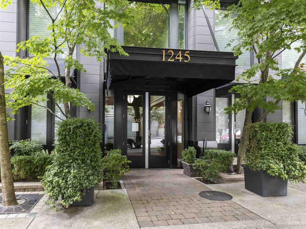 1147 building