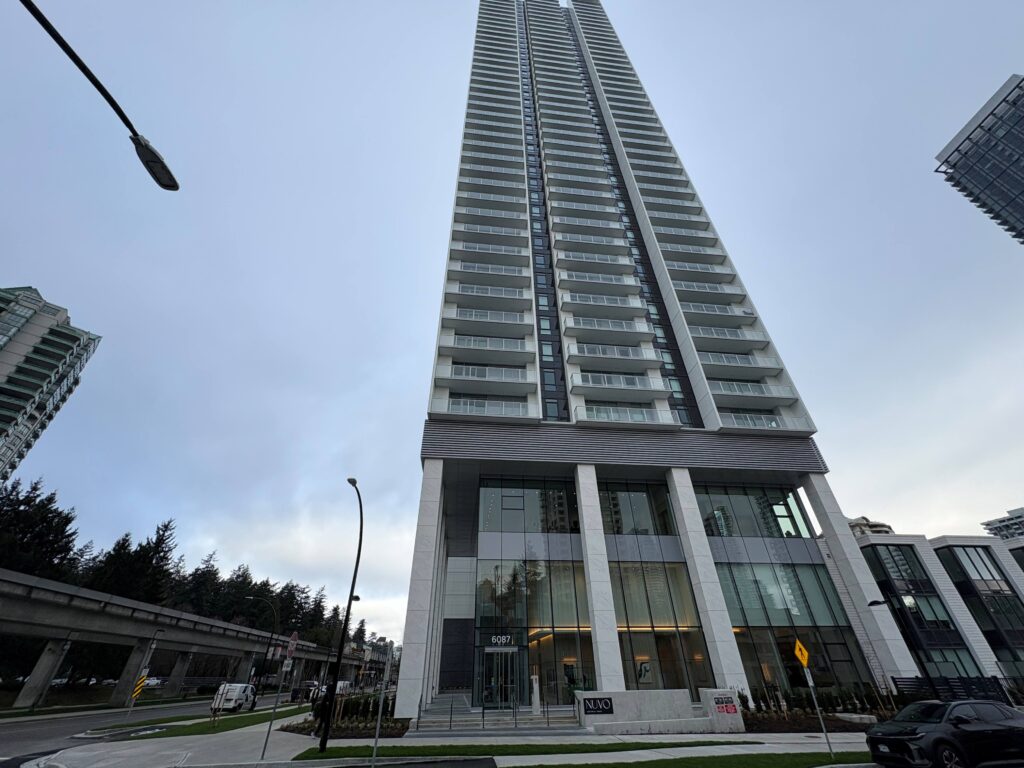 9220 building